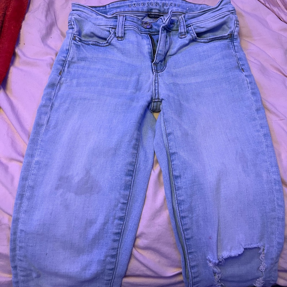 women’s ae jeans, small stain on the right pant leg